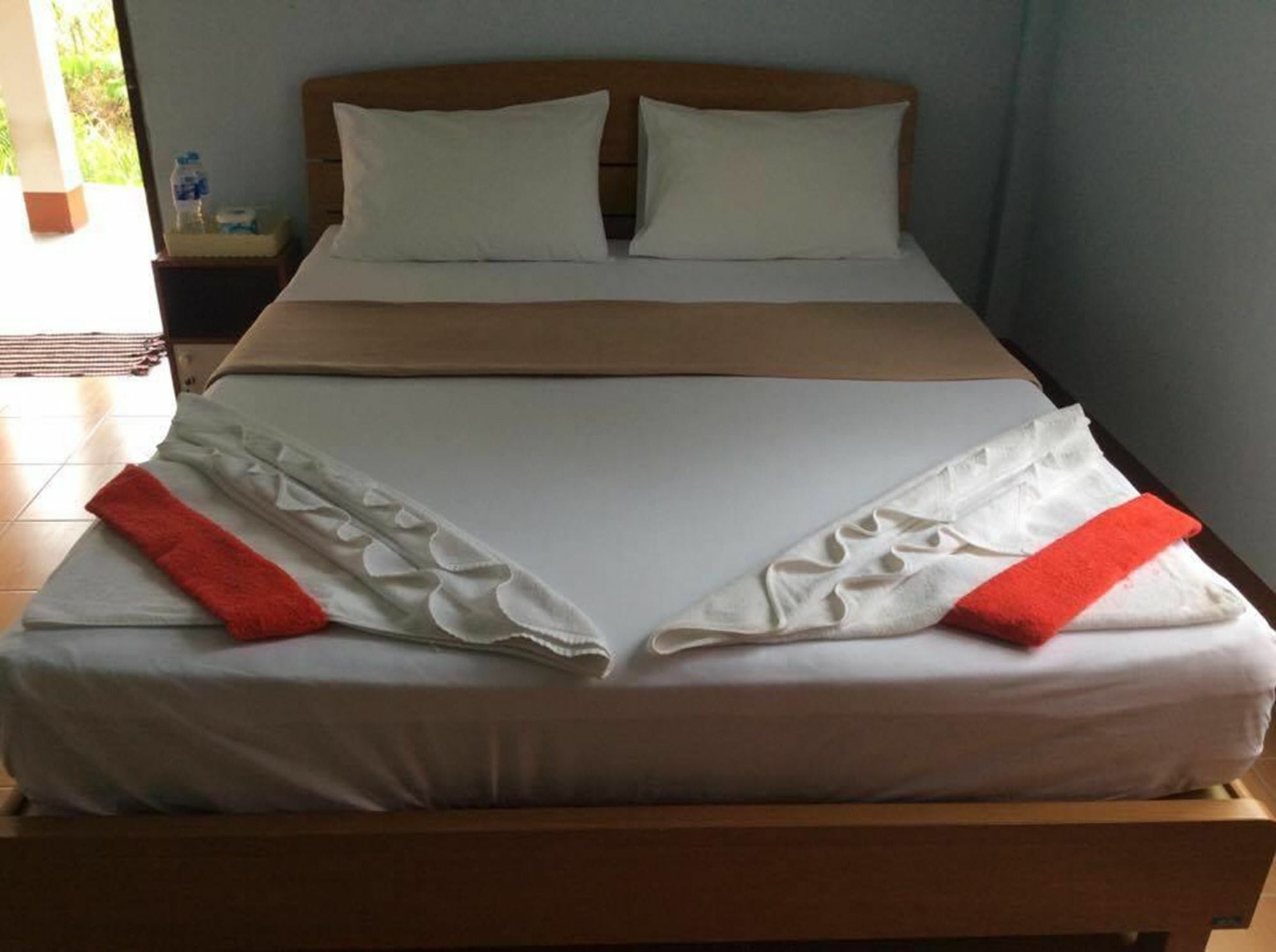Bangsak Hut Hostel Khao Lak Bagian luar foto