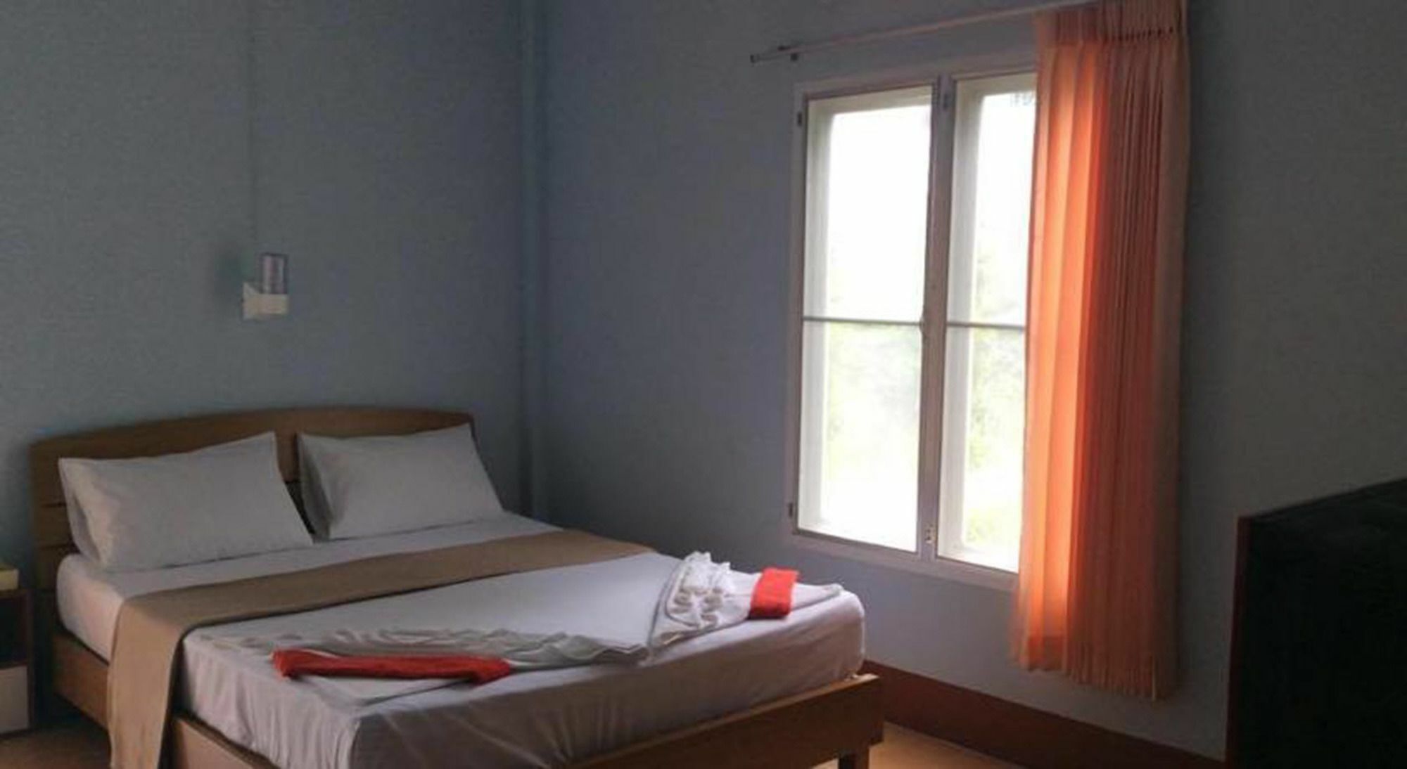Bangsak Hut Hostel Khao Lak Bagian luar foto